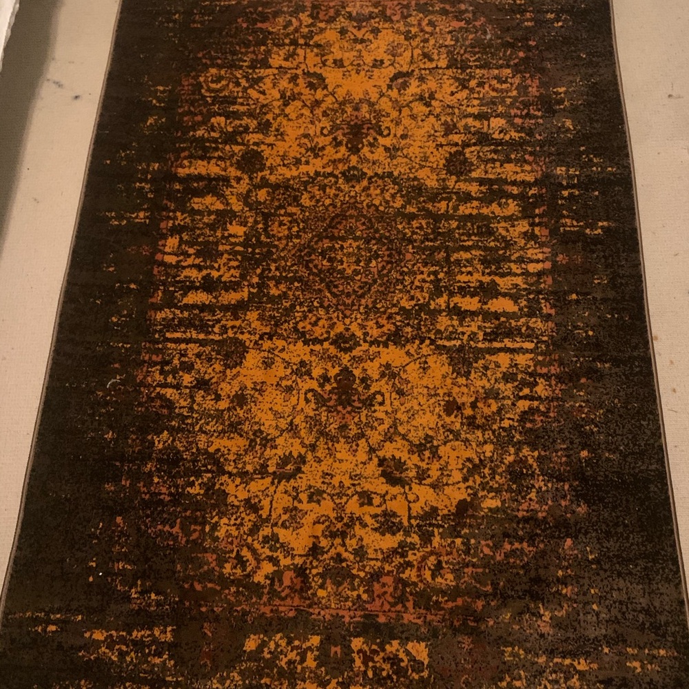 4ft X 6ft beautiful warm rug